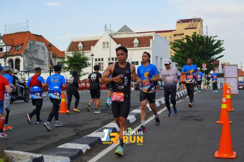 Race photo from Isoplus Run 2024 Surabaya