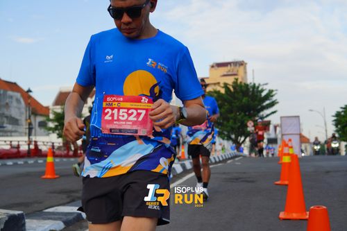 Race photo from Isoplus Run 2024 Surabaya