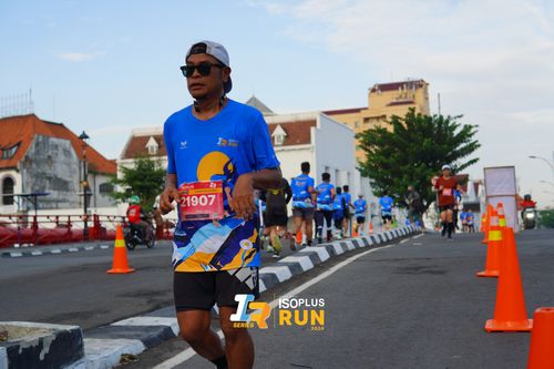 Race photo from Isoplus Run 2024 Surabaya