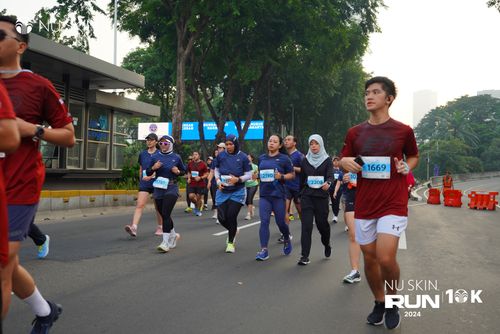 Race photo from Nu Skin Run 10K