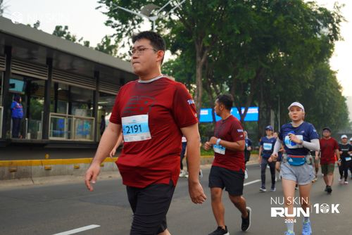 Race photo from Nu Skin Run 10K