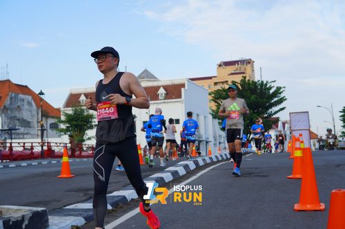 Race photo from Isoplus Run 2024 Surabaya