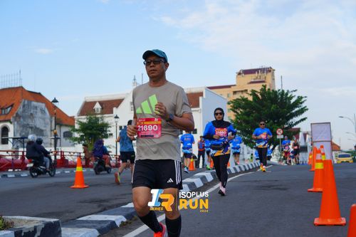 Race photo from Isoplus Run 2024 Surabaya