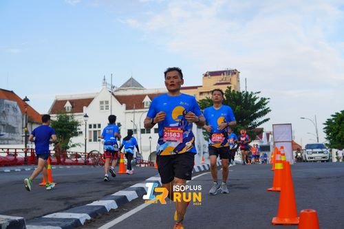 Race photo from Isoplus Run 2024 Surabaya