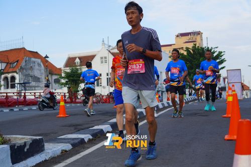 Race photo from Isoplus Run 2024 Surabaya