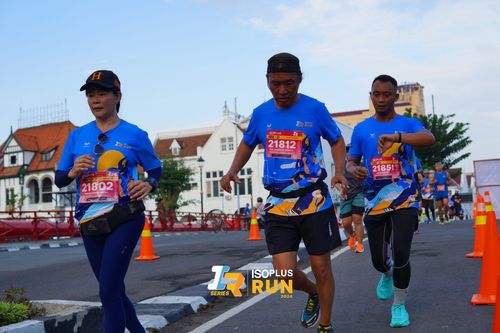 Race photo from Isoplus Run 2024 Surabaya