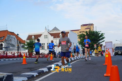 Race photo from Isoplus Run 2024 Surabaya