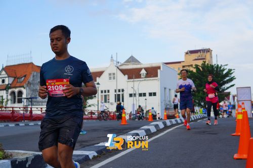 Race photo from Isoplus Run 2024 Surabaya