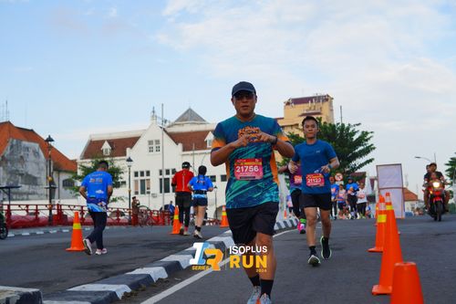 Race photo from Isoplus Run 2024 Surabaya