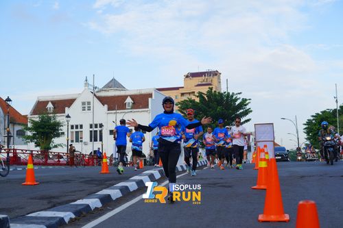 Race photo from Isoplus Run 2024 Surabaya