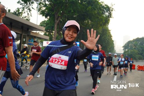 Race photo from Nu Skin Run 10K