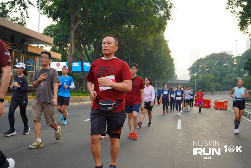 Race photo from Nu Skin Run 10K