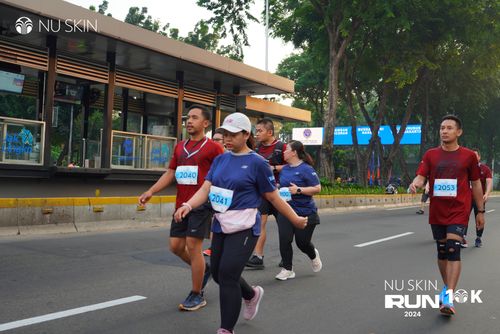 Race photo from Nu Skin Run 10K