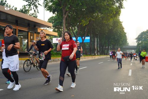 Race photo from Nu Skin Run 10K