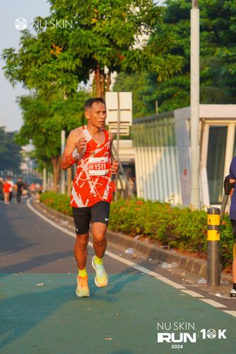 Race photo from Nu Skin Run 10K