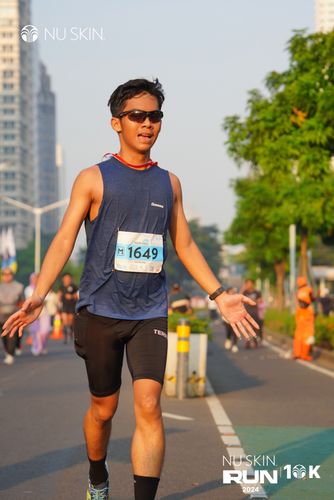 Race photo from Nu Skin Run 10K