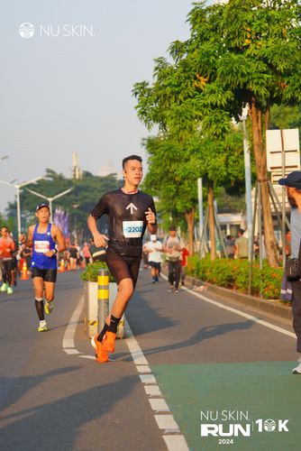 Race photo from Nu Skin Run 10K