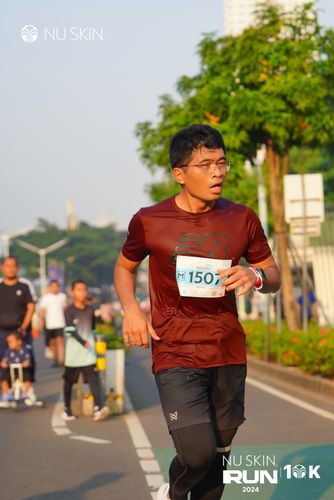 Race photo from Nu Skin Run 10K