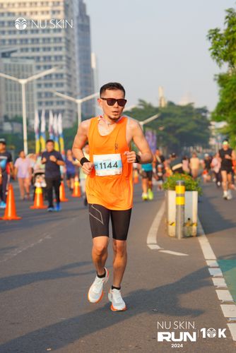 Race photo from Nu Skin Run 10K
