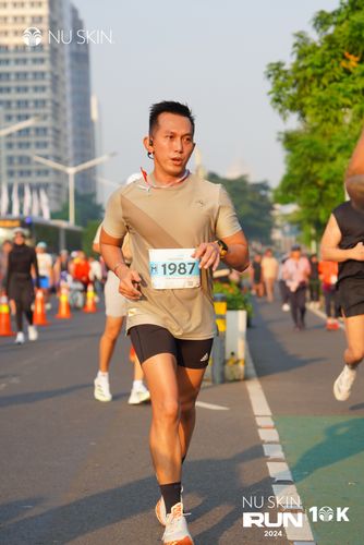 Race photo from Nu Skin Run 10K