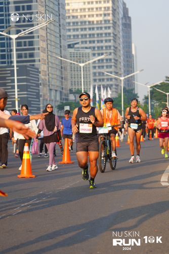Race photo from Nu Skin Run 10K