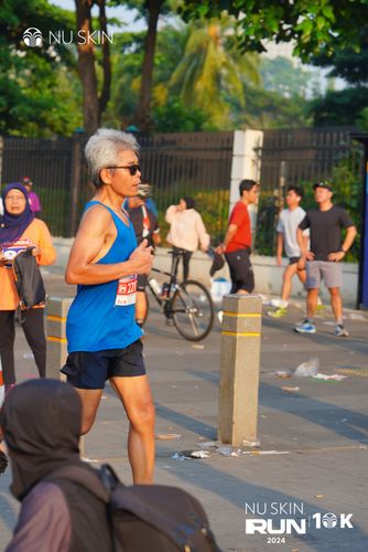 Race photo from Nu Skin Run 10K
