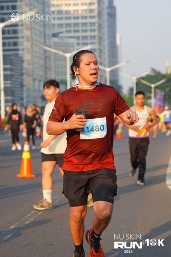 Race photo from Nu Skin Run 10K