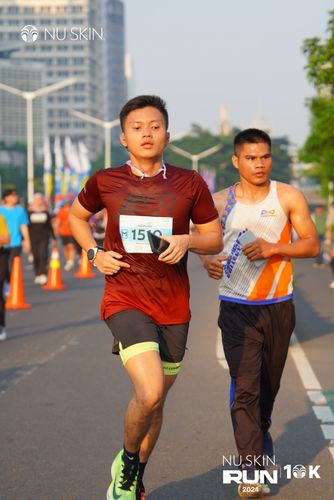 Race photo from Nu Skin Run 10K