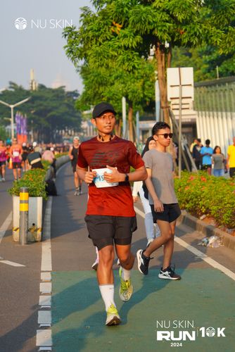 Race photo from Nu Skin Run 10K