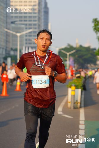 Race photo from Nu Skin Run 10K