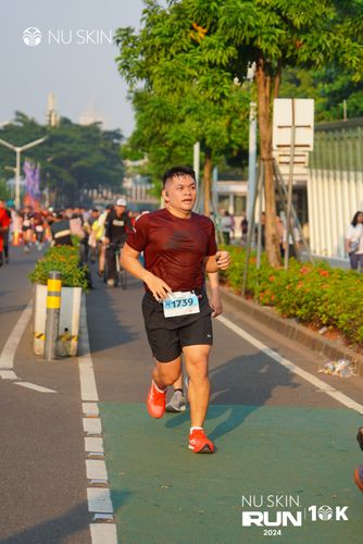 Race photo from Nu Skin Run 10K