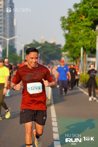 Race photo from Nu Skin Run 10K