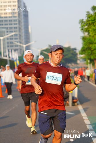 Race photo from Nu Skin Run 10K