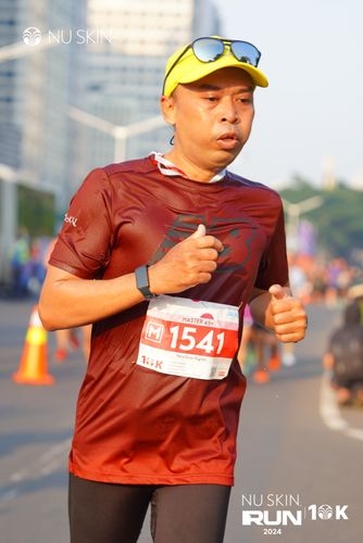 Race photo from Nu Skin Run 10K