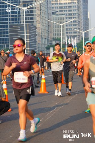 Race photo from Nu Skin Run 10K
