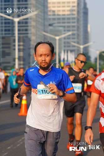 Race photo from Nu Skin Run 10K
