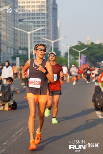 Race photo from Nu Skin Run 10K