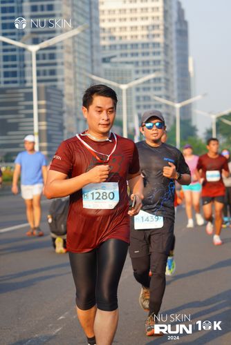Race photo from Nu Skin Run 10K