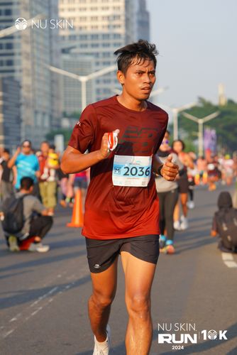 Race photo from Nu Skin Run 10K