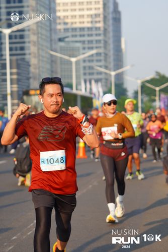 Race photo from Nu Skin Run 10K