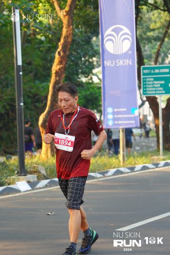Race photo from Nu Skin Run 10K