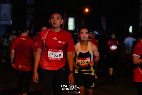 Race photo from ONE RUN 10 K