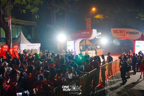 Race photo from ONE RUN 10 K