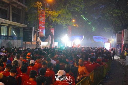 Race photo from ONE RUN 10 K