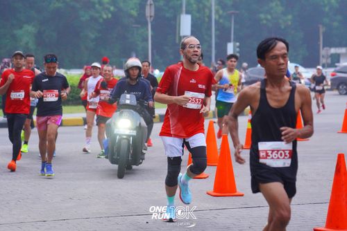 Race photo from ONE RUN 10 K