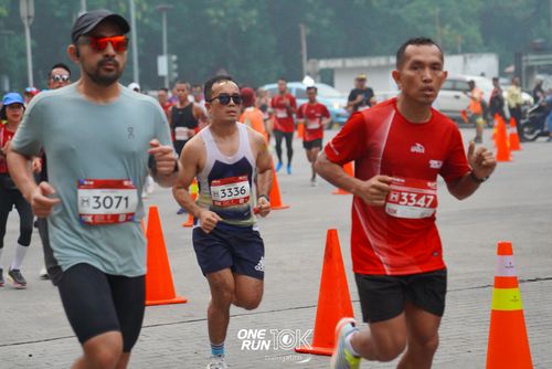 Race photo from ONE RUN 10 K