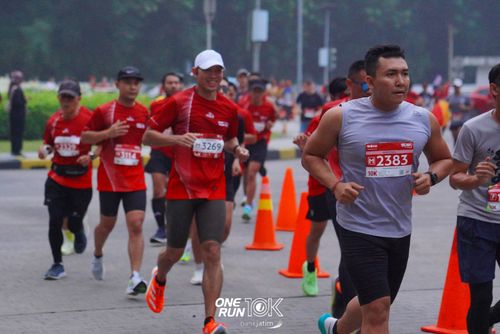 Race photo from ONE RUN 10 K