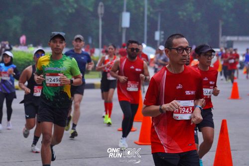 Race photo from ONE RUN 10 K