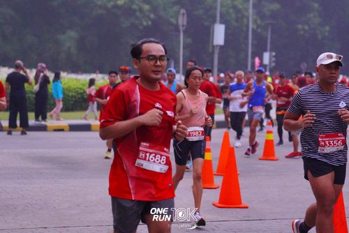 Race photo from ONE RUN 10 K