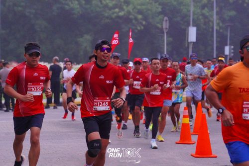 Race photo from ONE RUN 10 K